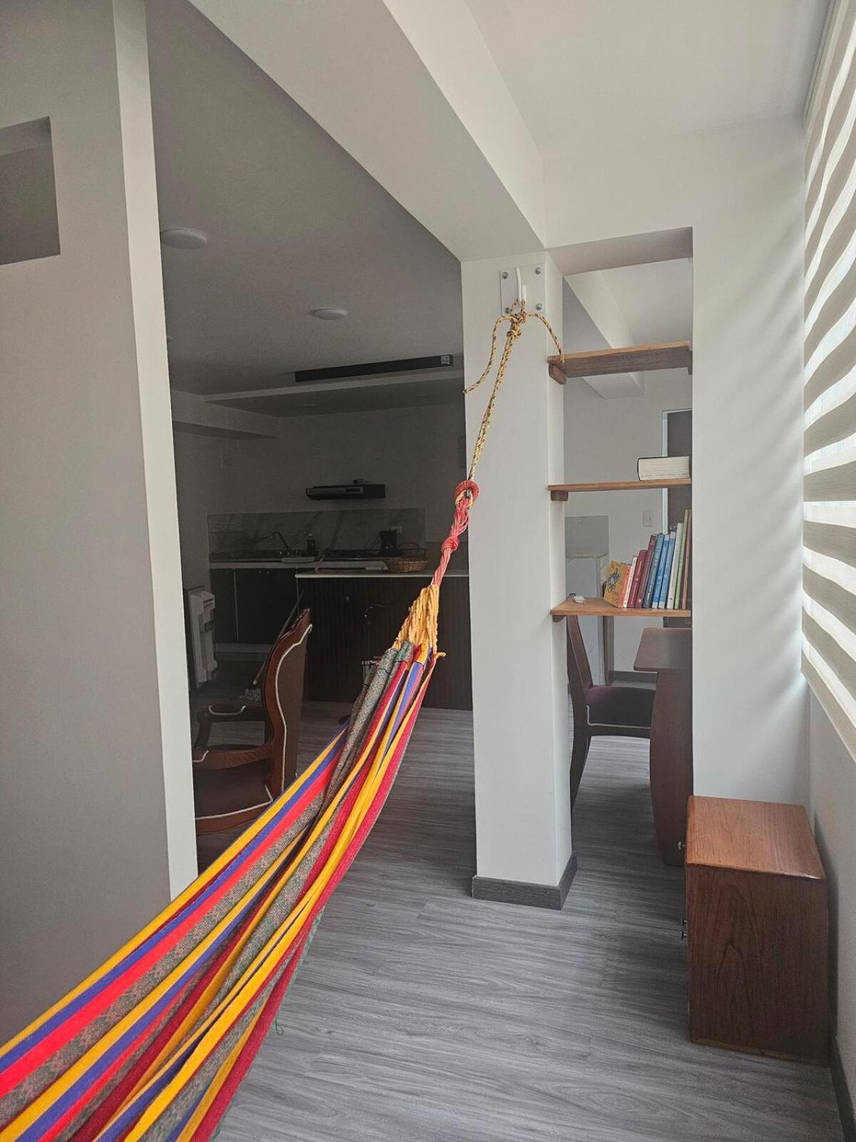 Multicolor Clinica Meredi Apartamento *