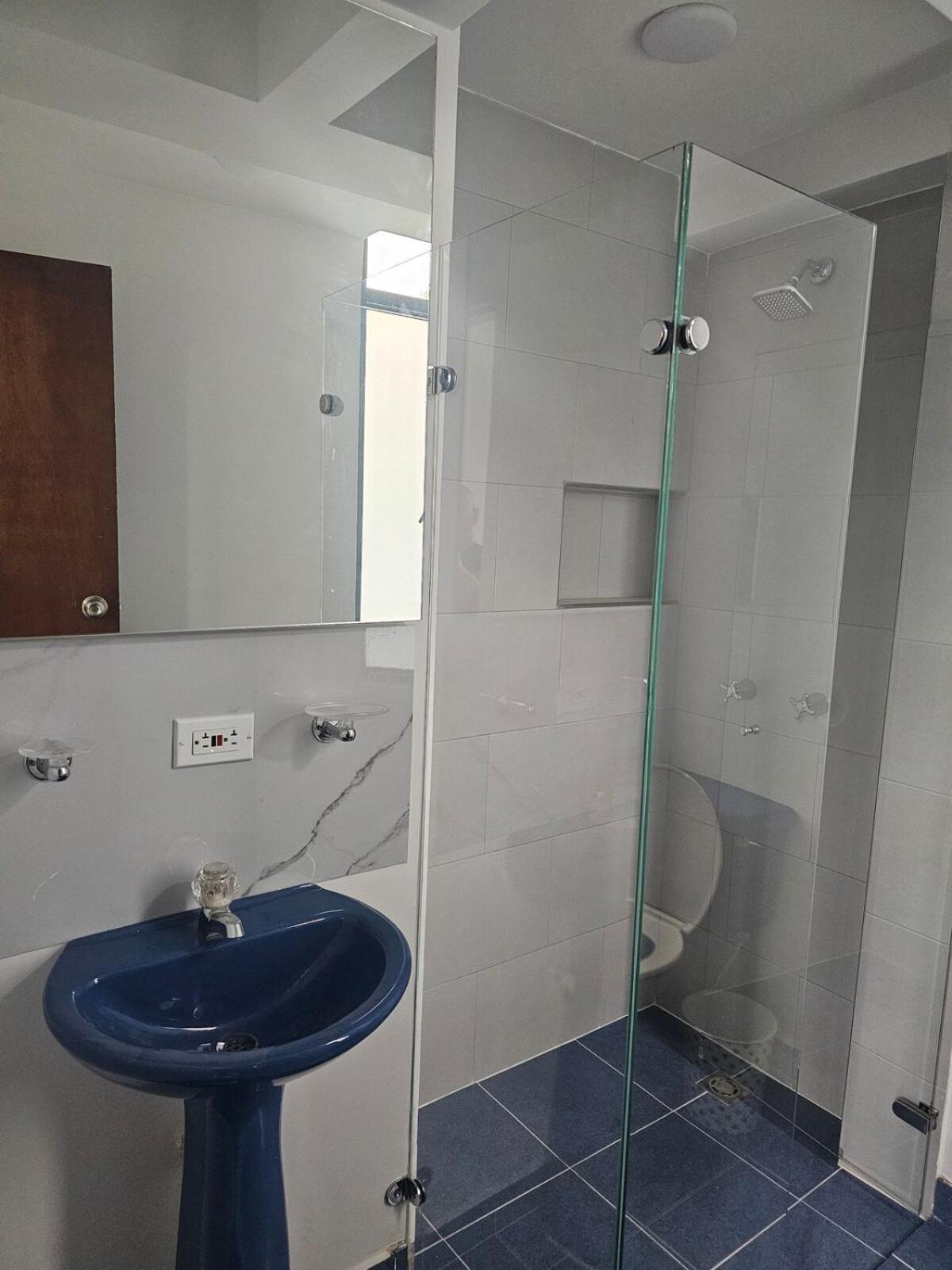 Multicolor Clinica Meredi Apartamento